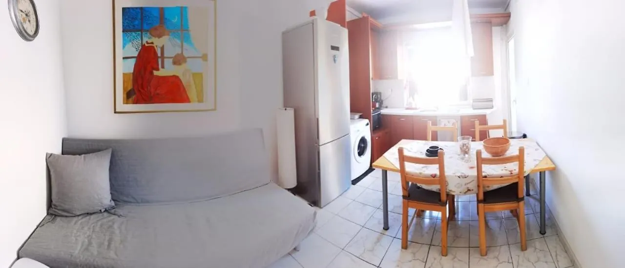 Apartment 211 尼奥伊皮瓦太